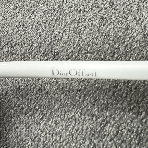 🎬CHRISTIAN DIOR OFFSET SHADES🎬 - Picture 5 of 11